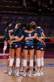 什么是“非对称信息博弈”？解析十三水中对手隐藏摆牌的决策难度。（拆解十三水的非对称信息博弈：对手暗摆如何加剧决策难度）