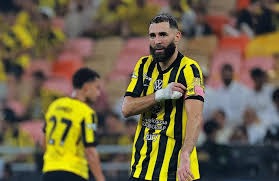 2025 赛季：大联盟球员协会由于新的奢侈税标准，计划在 2026 年开启新谈判